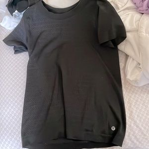 super cute and comfy athletic top